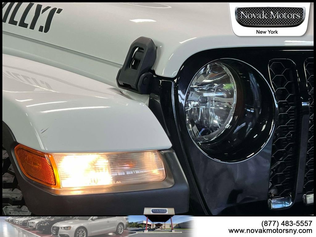 Used 2022 Jeep Gladiator Willys image 10