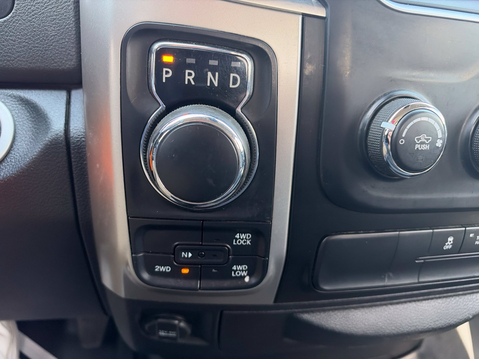 Used 2016 RAM 1500 Classic SLT AWD/4WD image 16