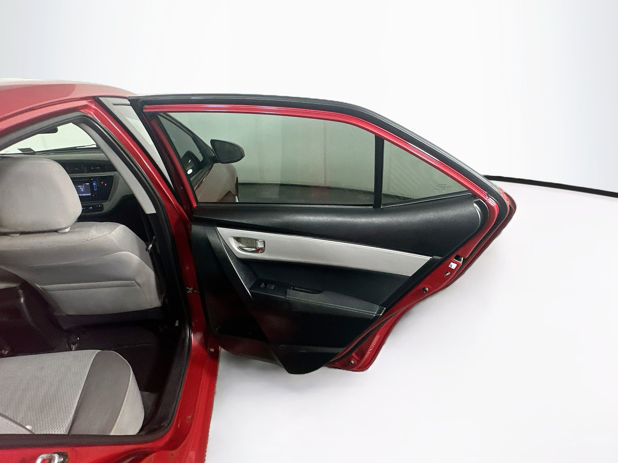 Used 2018 Toyota Corolla LE FWD image 27
