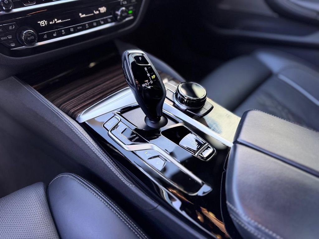 Used 2023 BMW M550i xDrive w/ Executive Package AWD/4WD image 18