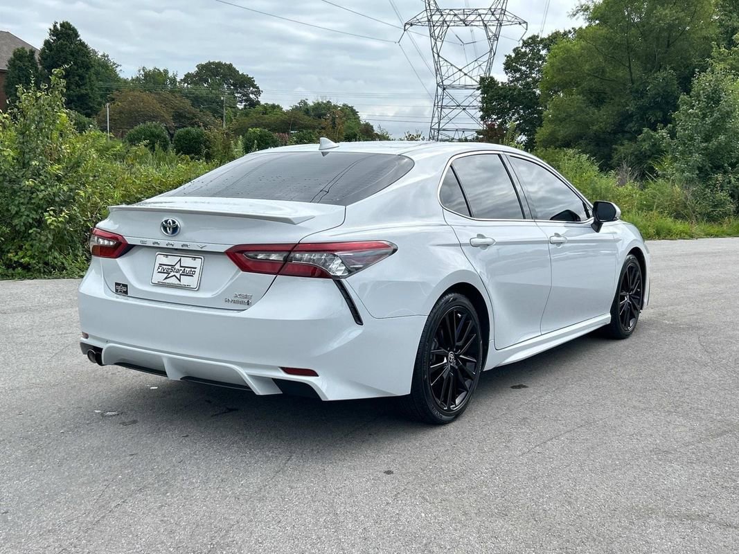 Used 2022 Toyota Camry XSE image 3