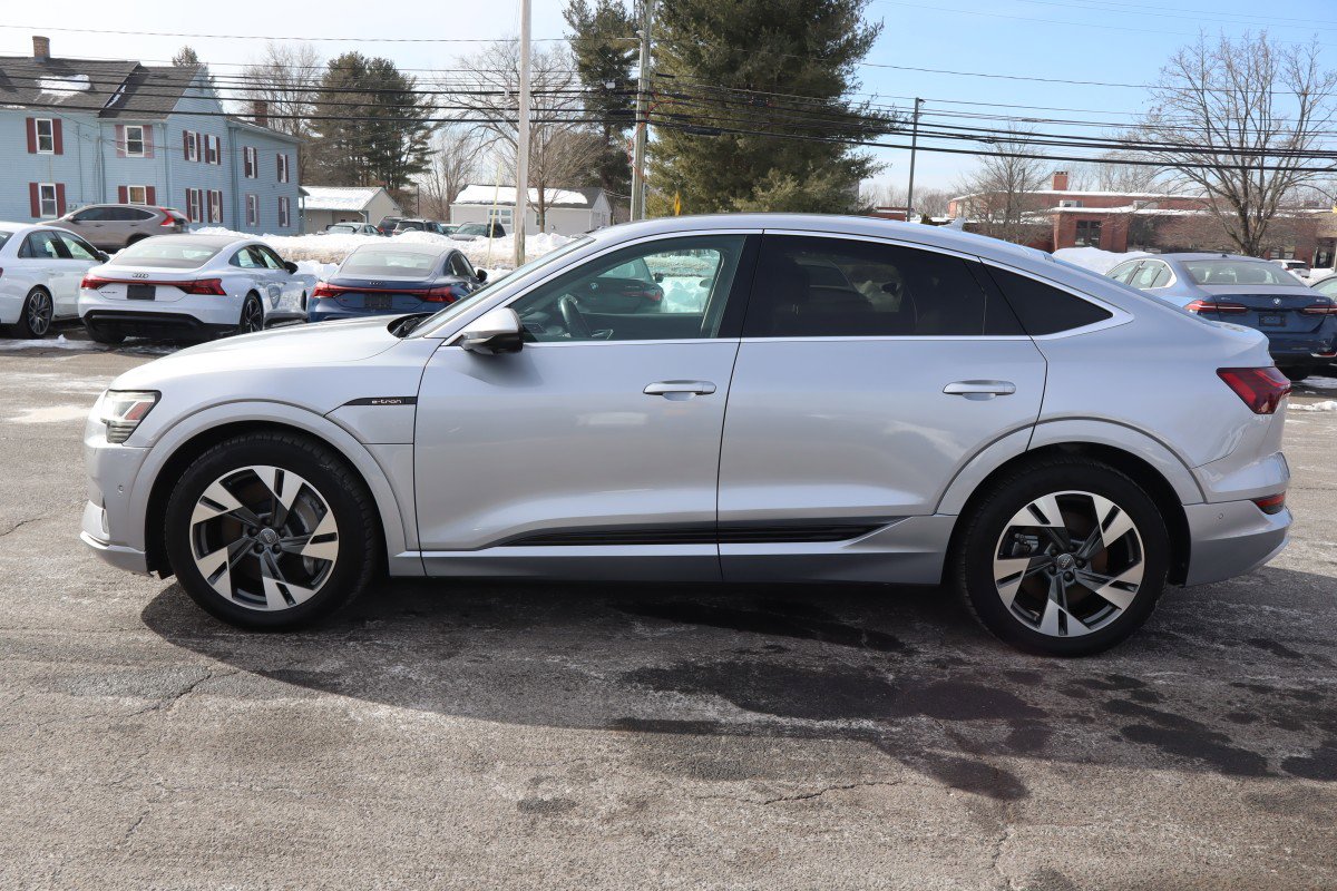 Used 2020 Audi e-tron Premium Plus image 8