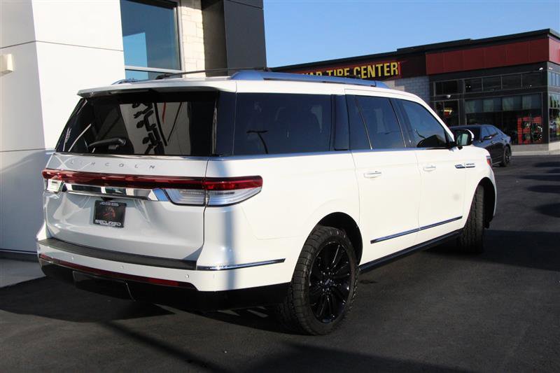 Used 2022 Lincoln Navigator L Reserve AWD/4WD image 8