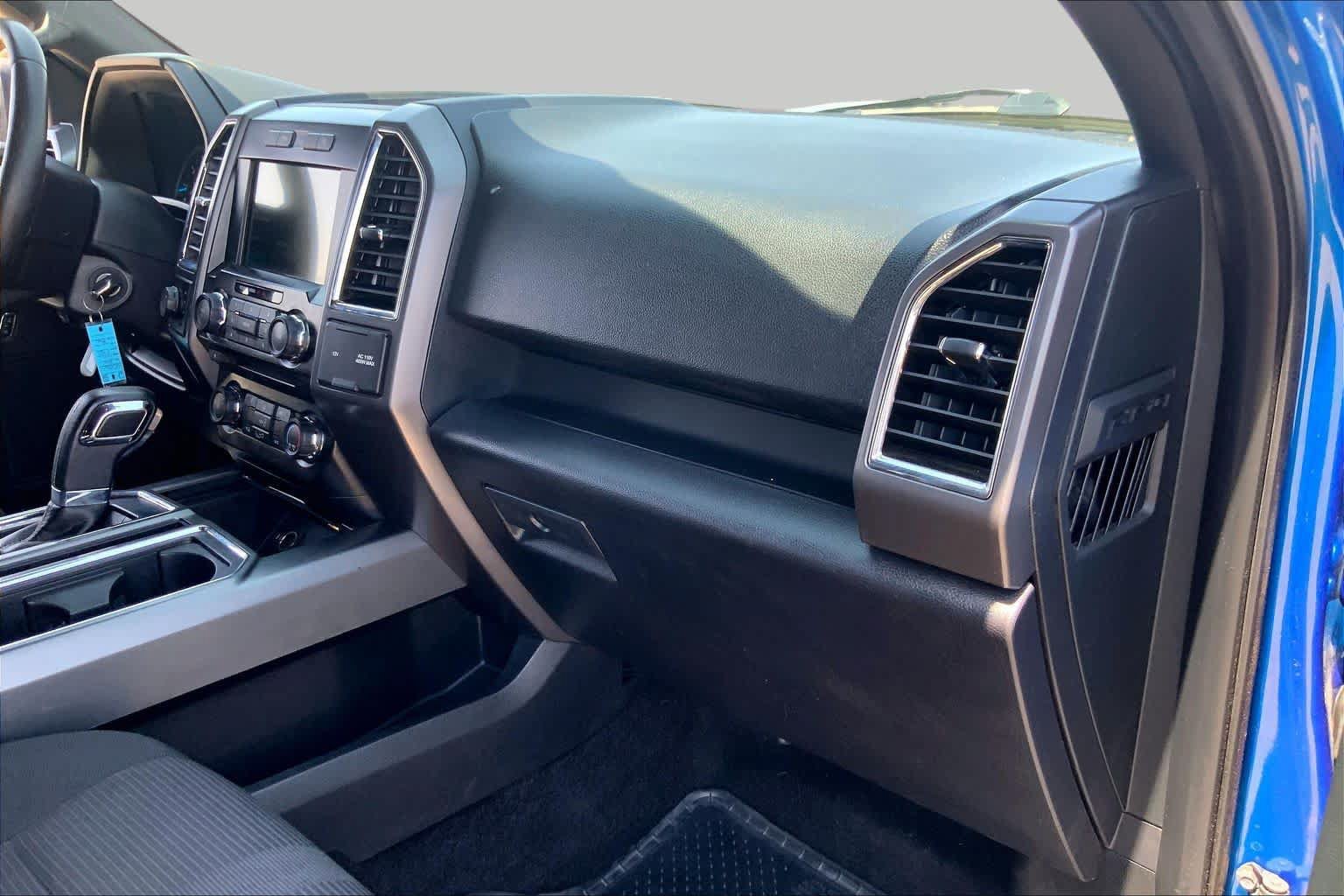 Used 2016 Ford F150 XLT w/ Equipment Group 302A Luxury AWD/4WD image 19