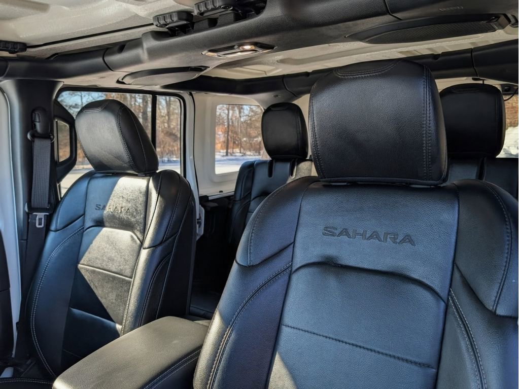 Used 2023 Jeep Wrangler Sahara w/ Cold Weather Group image 15