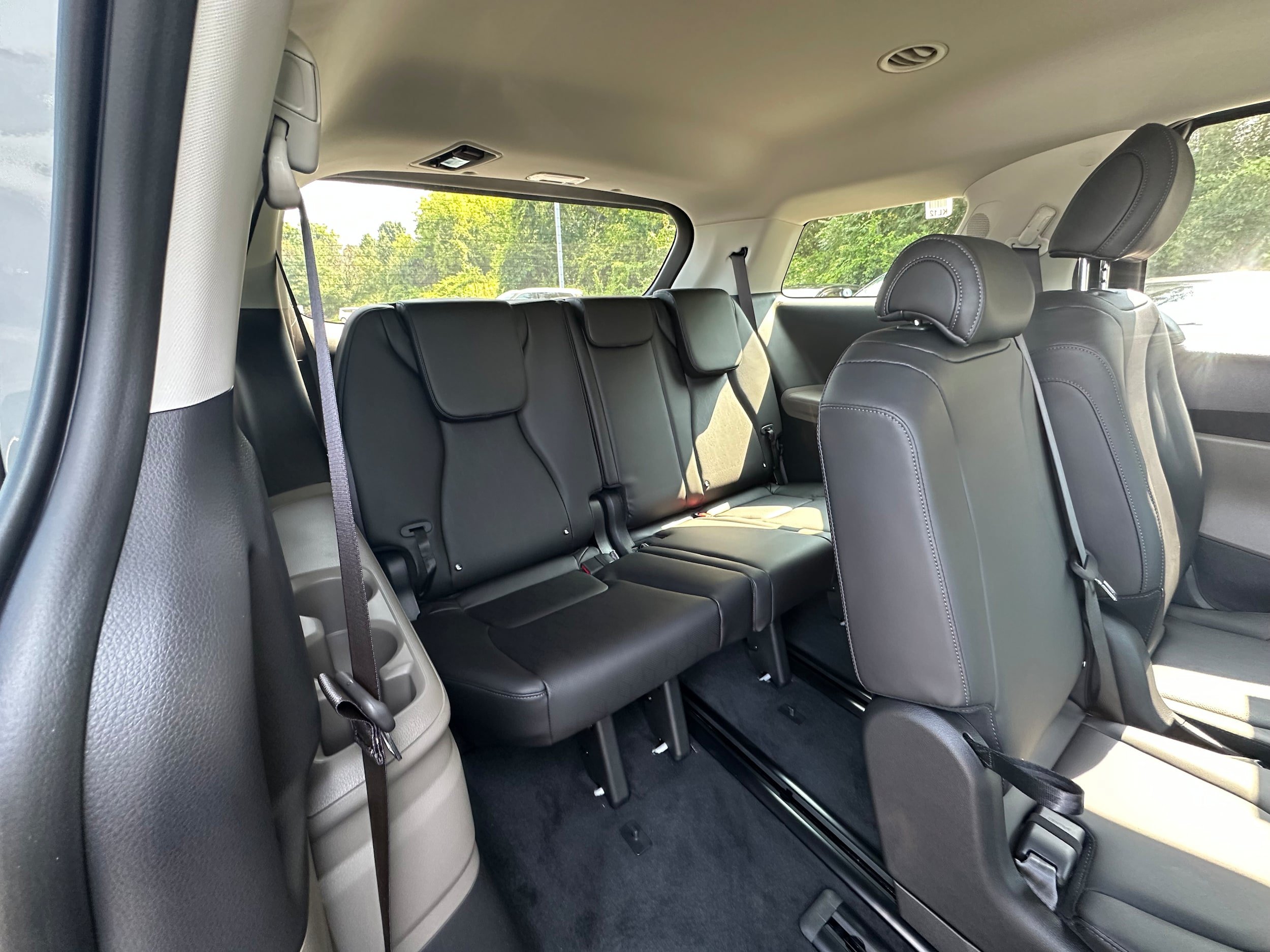 New 2027 Kia Carnival FWD image 17