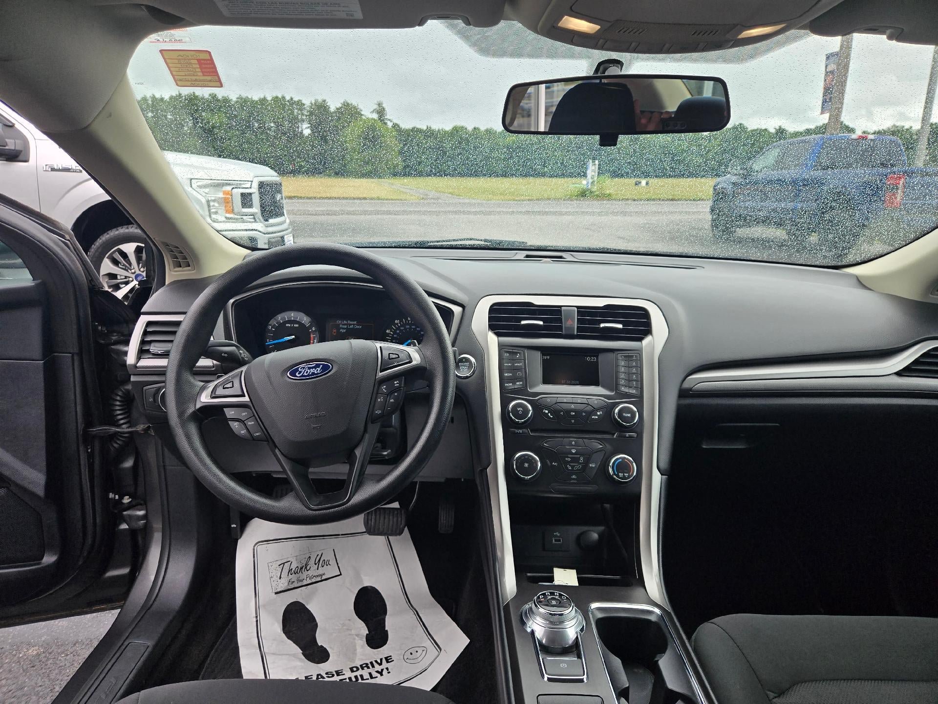Used 2018 Ford Fusion SE FWD image 10