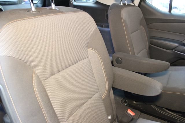 Used 2019 Chevrolet Traverse LT w/ LPO, Blackout Package AWD/4WD image 13