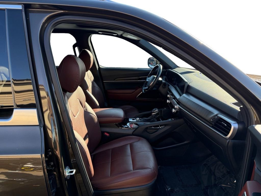 Used 2023 Kia Telluride EX w/ EX Captain's Chair Package image 24