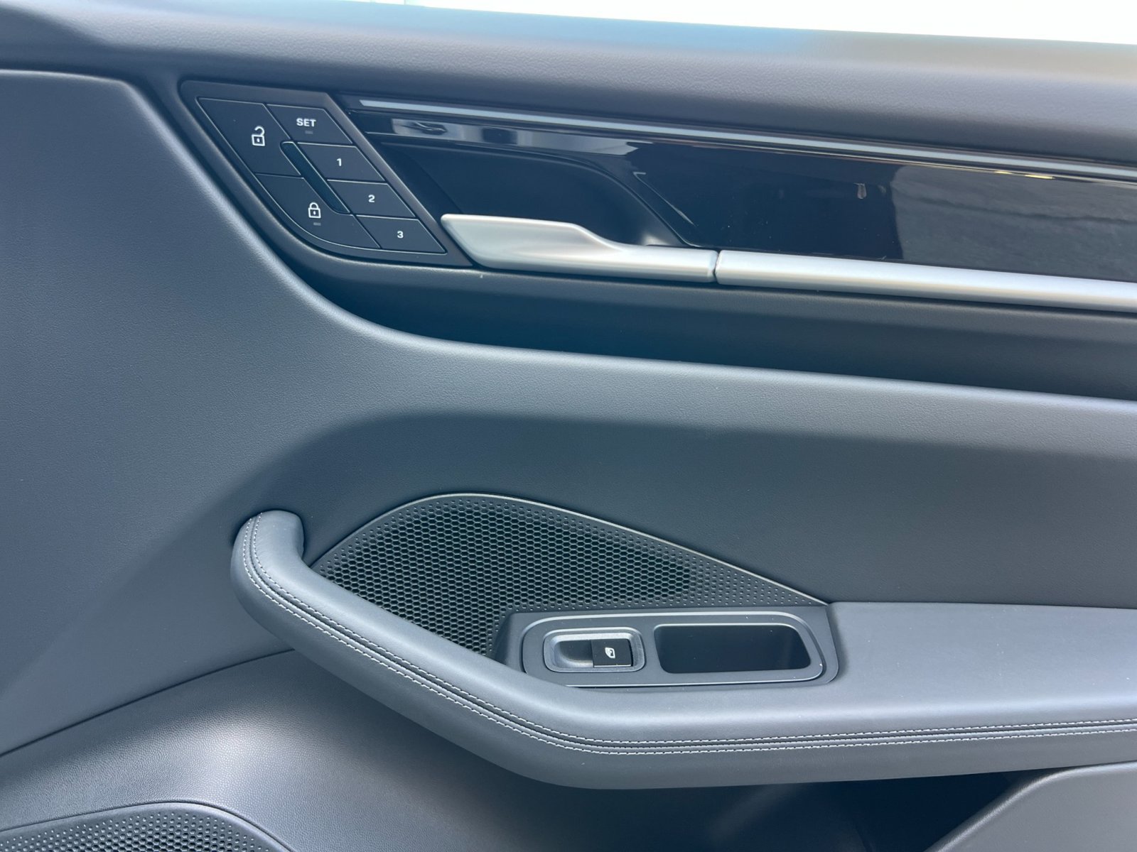 New 2026 Porsche Macan 4 Electric AWD/4WD image 20
