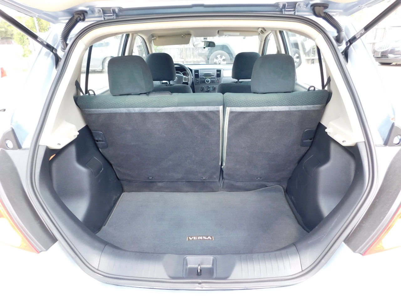 Used 2011 Nissan Versa 1.8 S w/ PWR Plus Pkg image 8