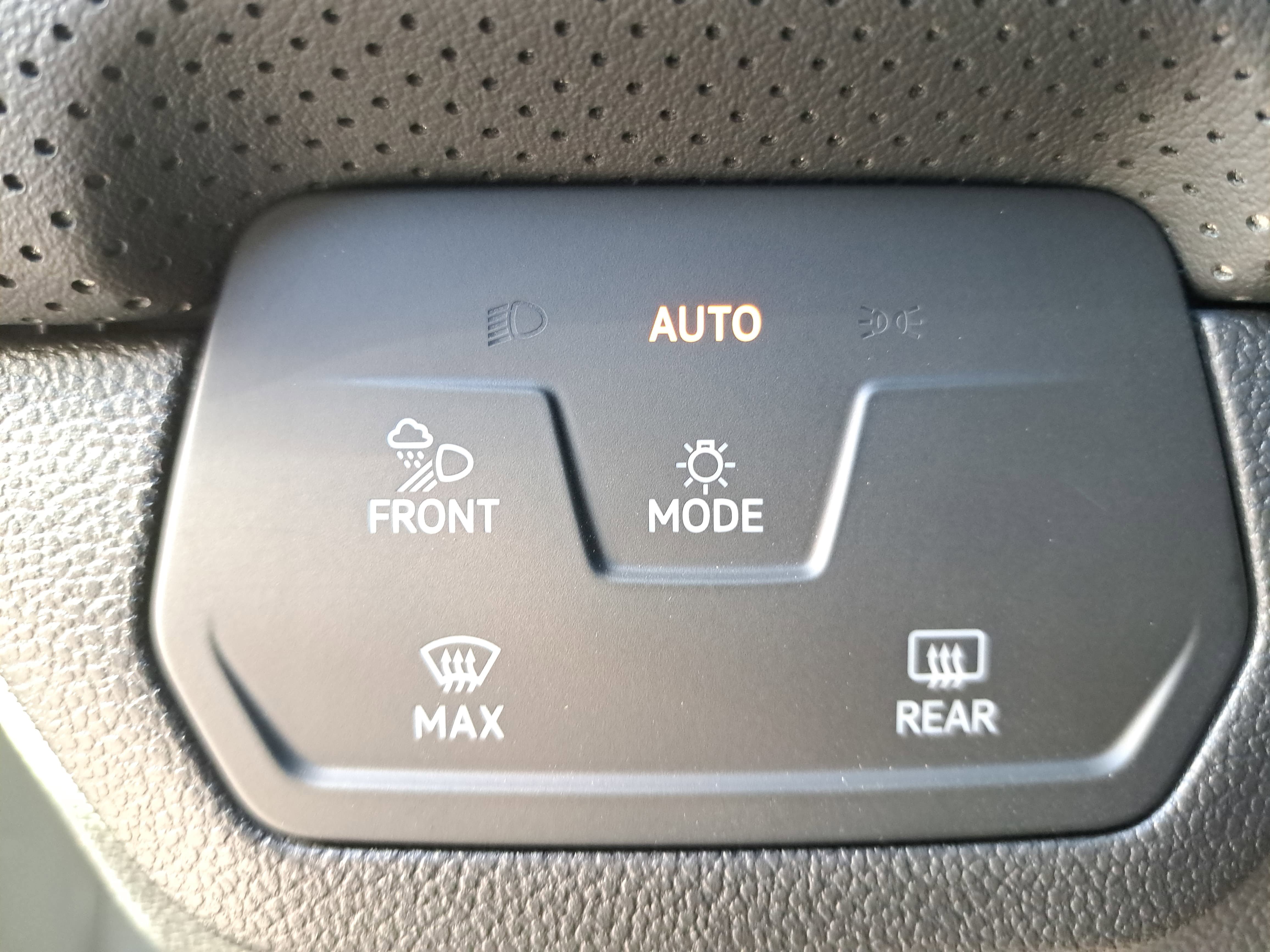 New 2026 Volkswagen Atlas SE image 25