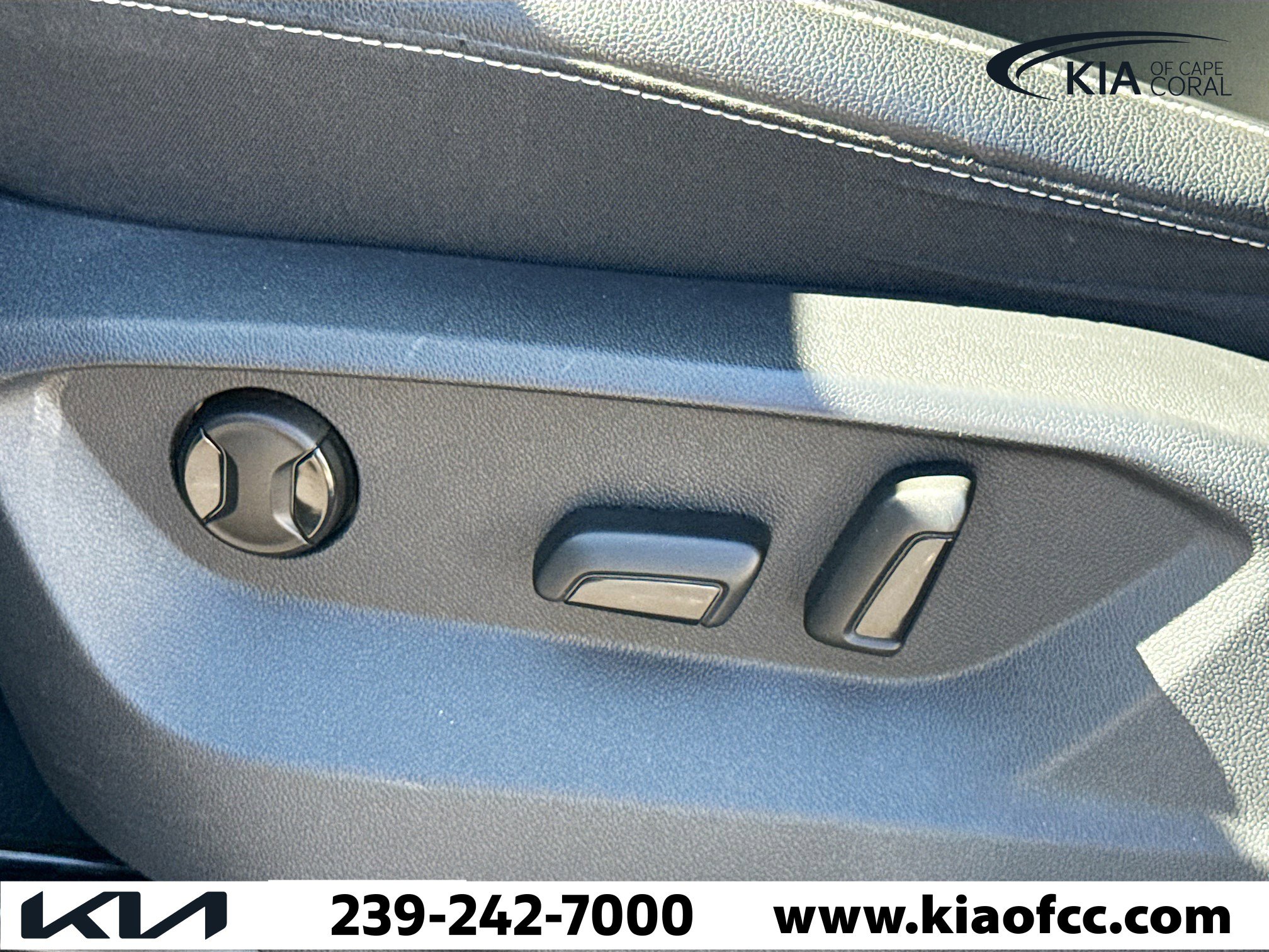 Used 2020 Volkswagen Atlas Cross Sport SE w/ Towing Package image 24