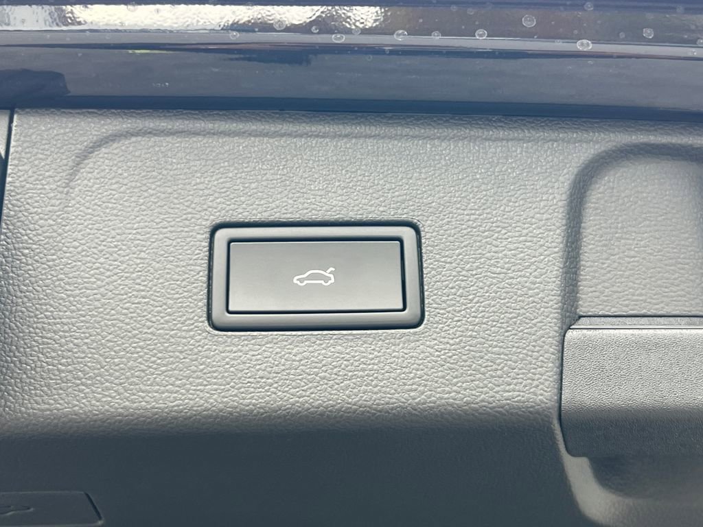 New 2026 Volkswagen Atlas SE image 17