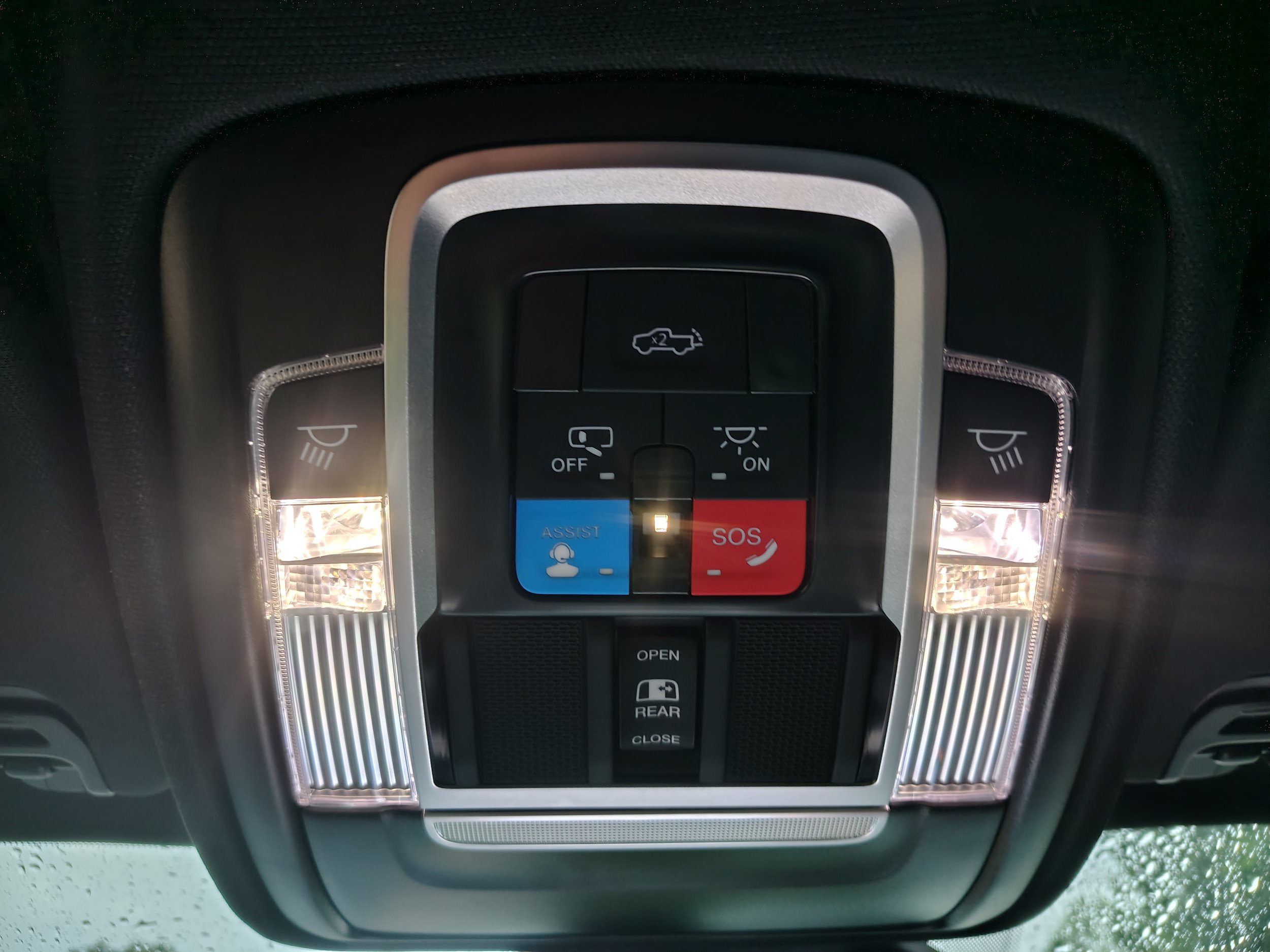 Used 2025 RAM 1500 Laramie AWD/4WD image 33