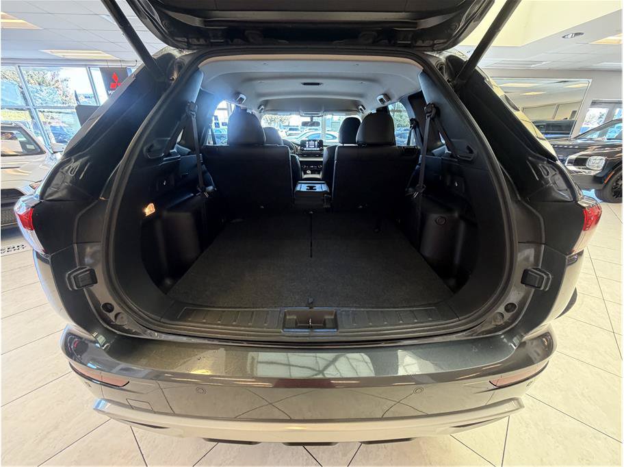 Used 2024 Mitsubishi Outlander FWD image 22