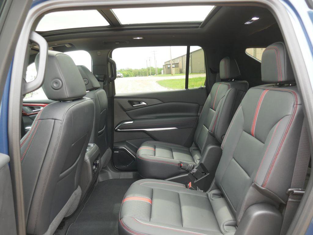 New 2026 Chevrolet Traverse RS AWD/4WD image 13