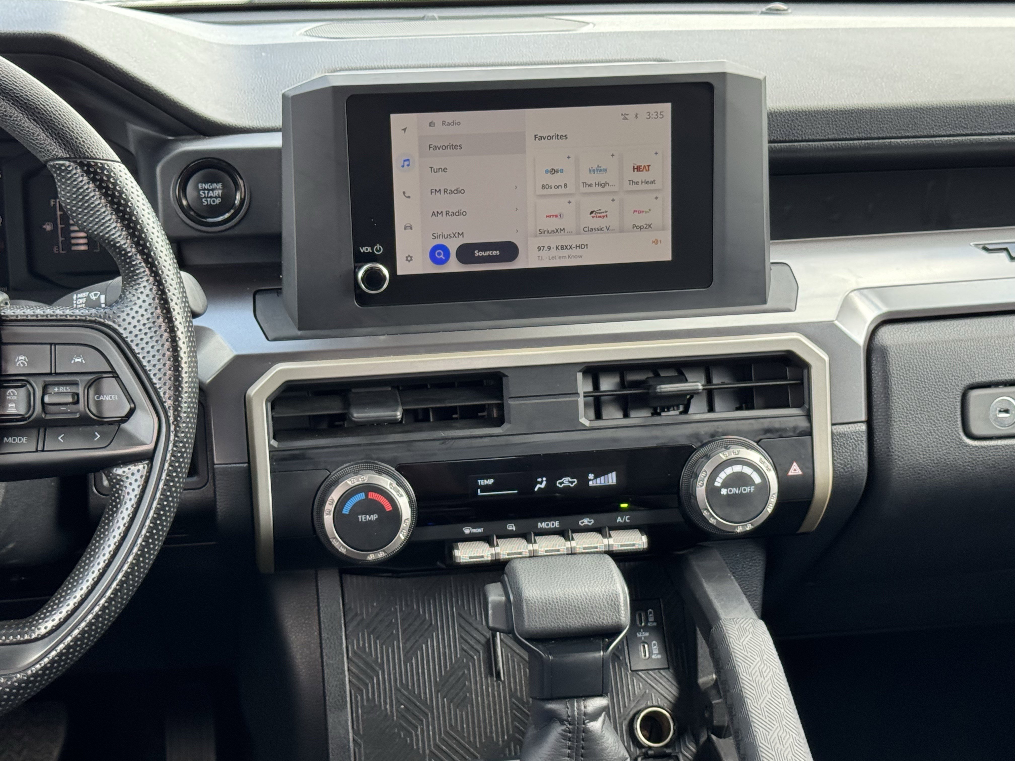 Used 2025 Toyota Tacoma SR5 AWD/4WD image 17