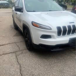 Used 2016 Jeep Cherokee Sport image 5
