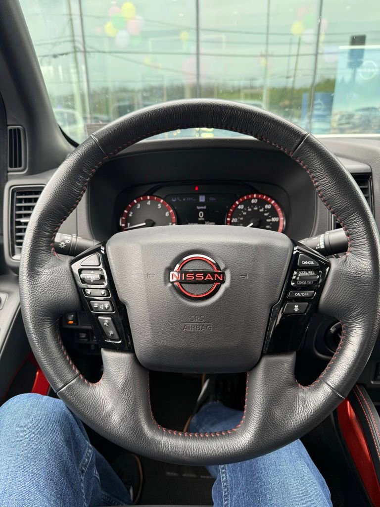 Used 2022 Nissan Frontier PRO-4X AWD/4WD image 9