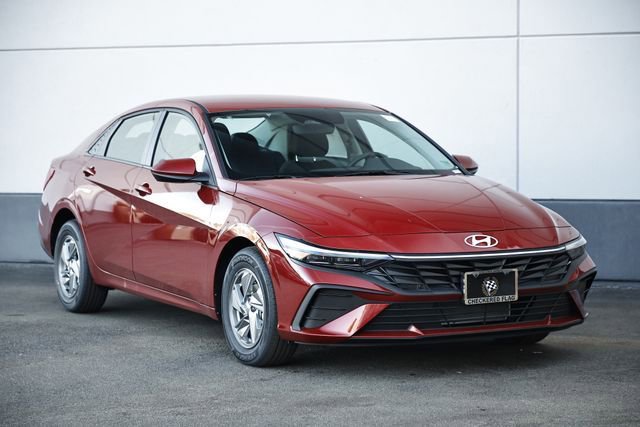 New 2026 Hyundai Elantra SE