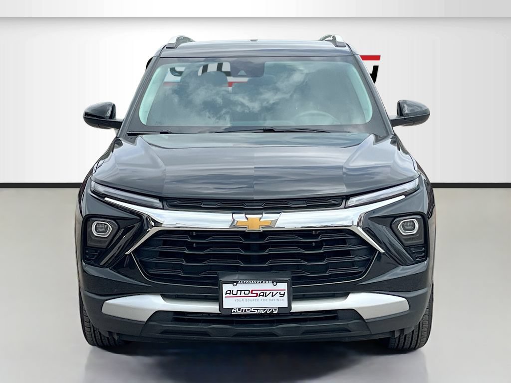 Used 2024 Chevrolet TrailBlazer LT FWD image 2