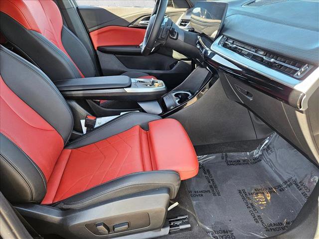 Used 2025 BMW X2 xDrive28i w/ M Sport Package AWD/4WD image 19