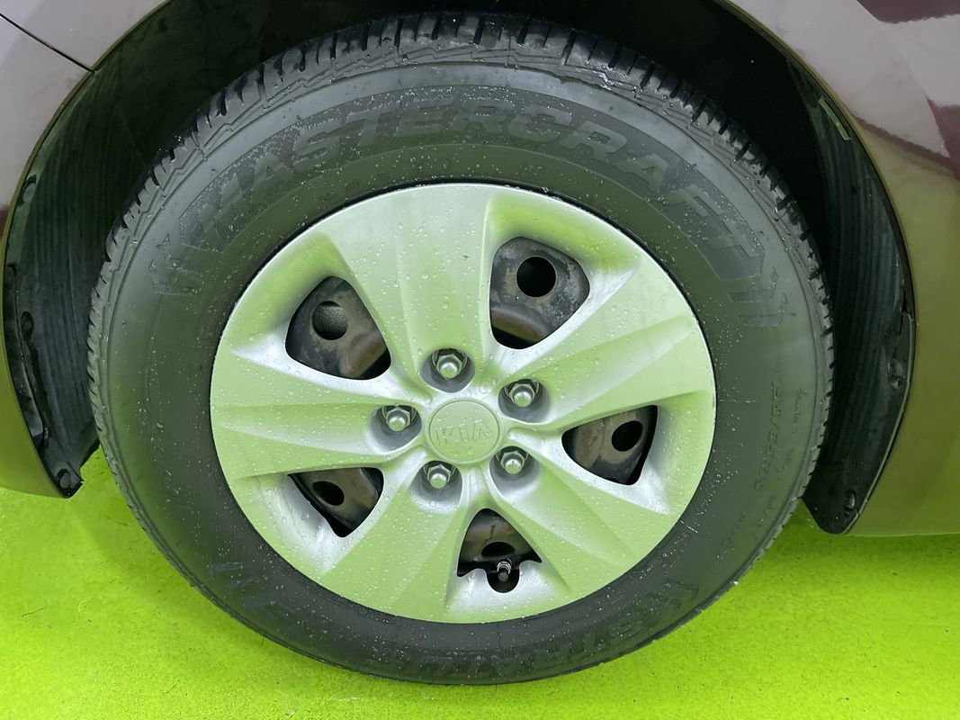 Used 2018 Kia Forte LX image 15