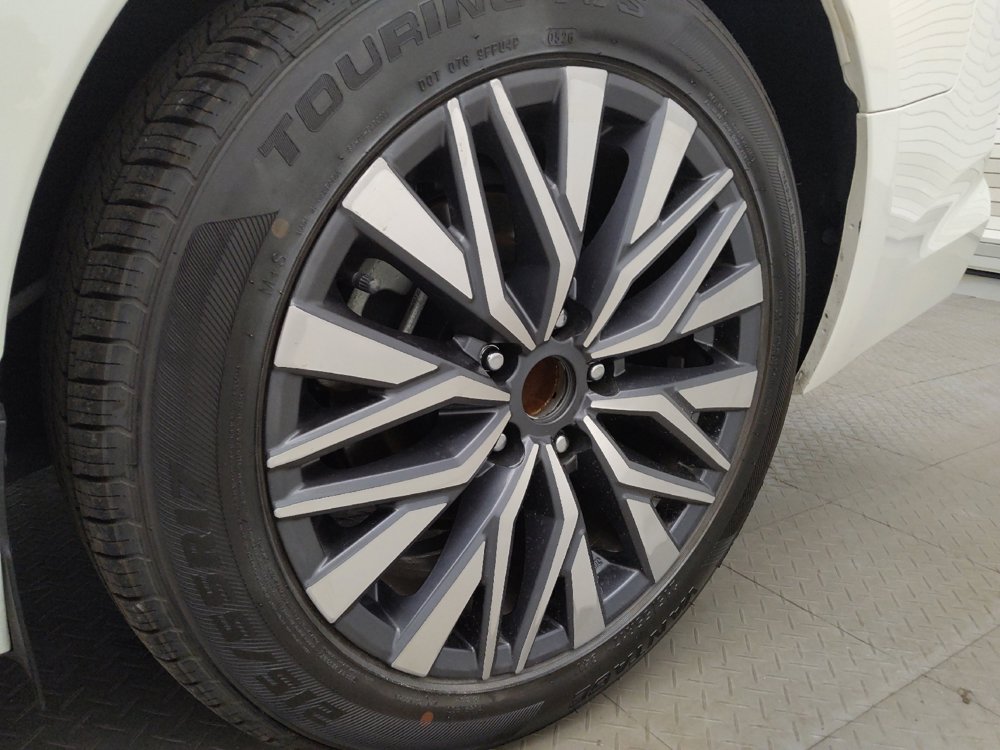 Used 2025 Nissan Altima 2.5 SV FWD image 31