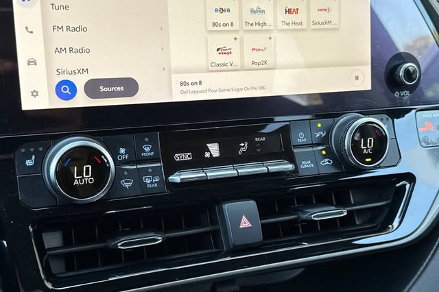 Used 2023 Toyota Highlander XLE FWD image 32
