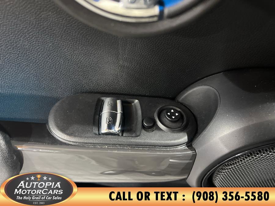 Used 2019 MINI Cooper 2-Door Hardtop w/ Storage Package image 17