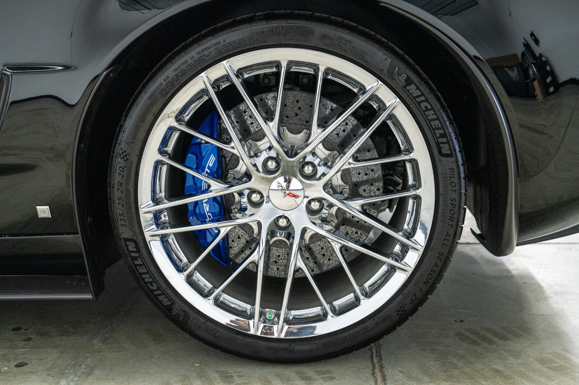 Used 2009 Chevrolet Corvette ZR1 w/ Preferred Equipment Group RWD image 10