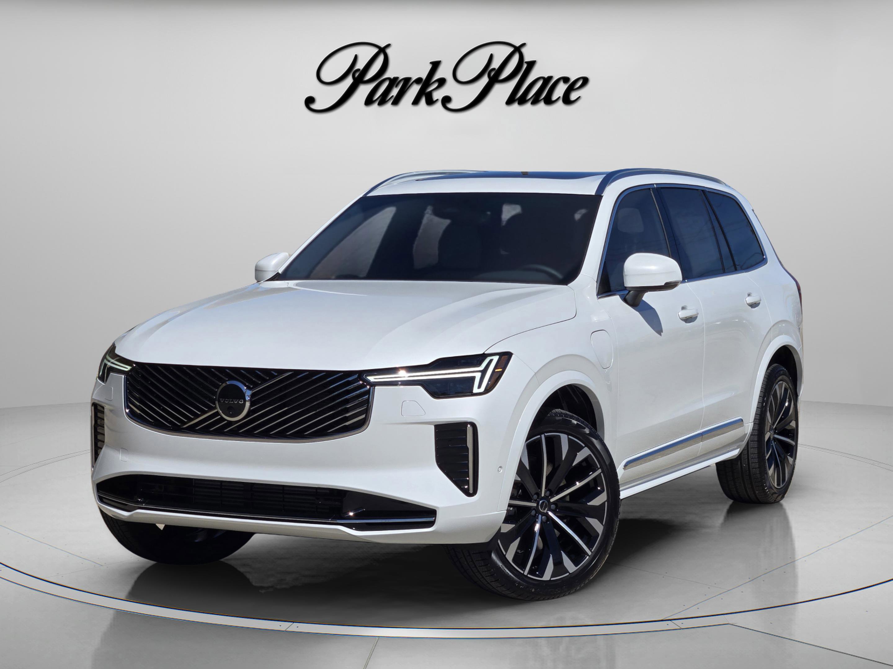 New 2026 Volvo XC90 T8 Plus w/ Protection Package Premier image 1