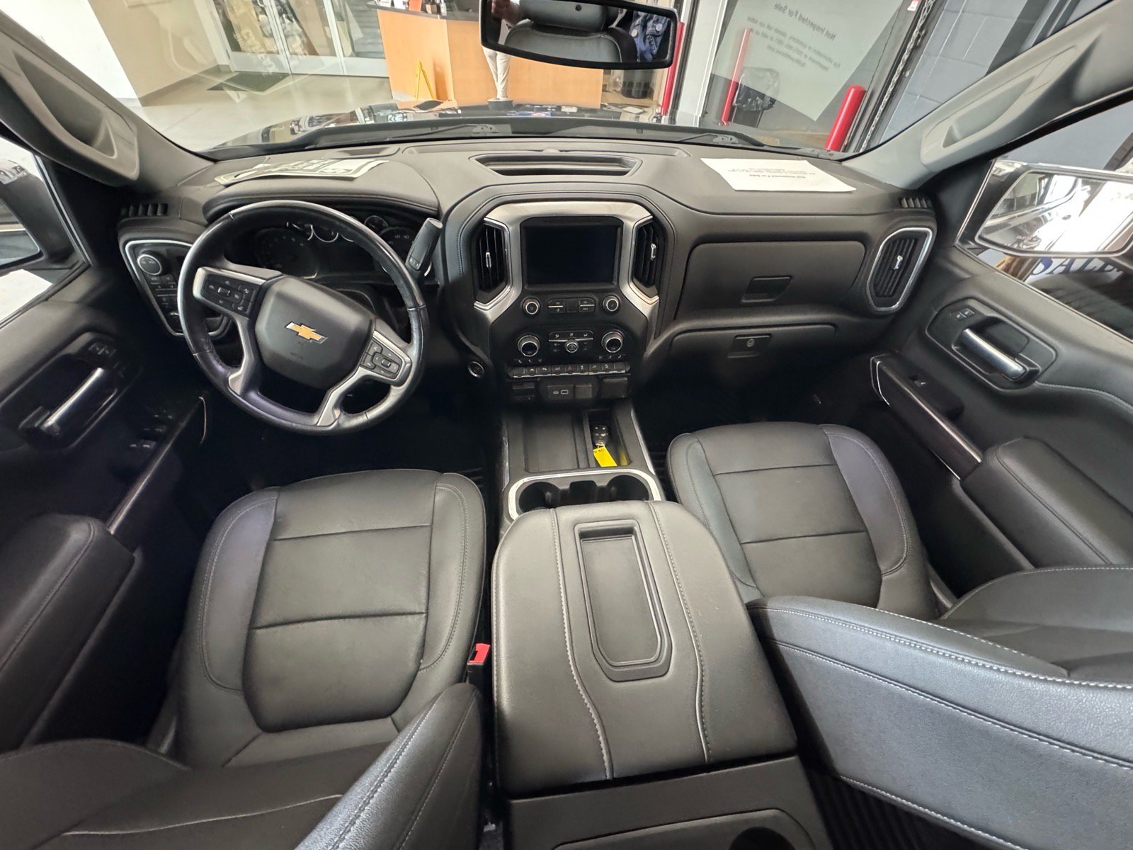 Used 2022 Chevrolet Silverado 1500 LTZ w/ LTZ Premium Package AWD/4WD image 16