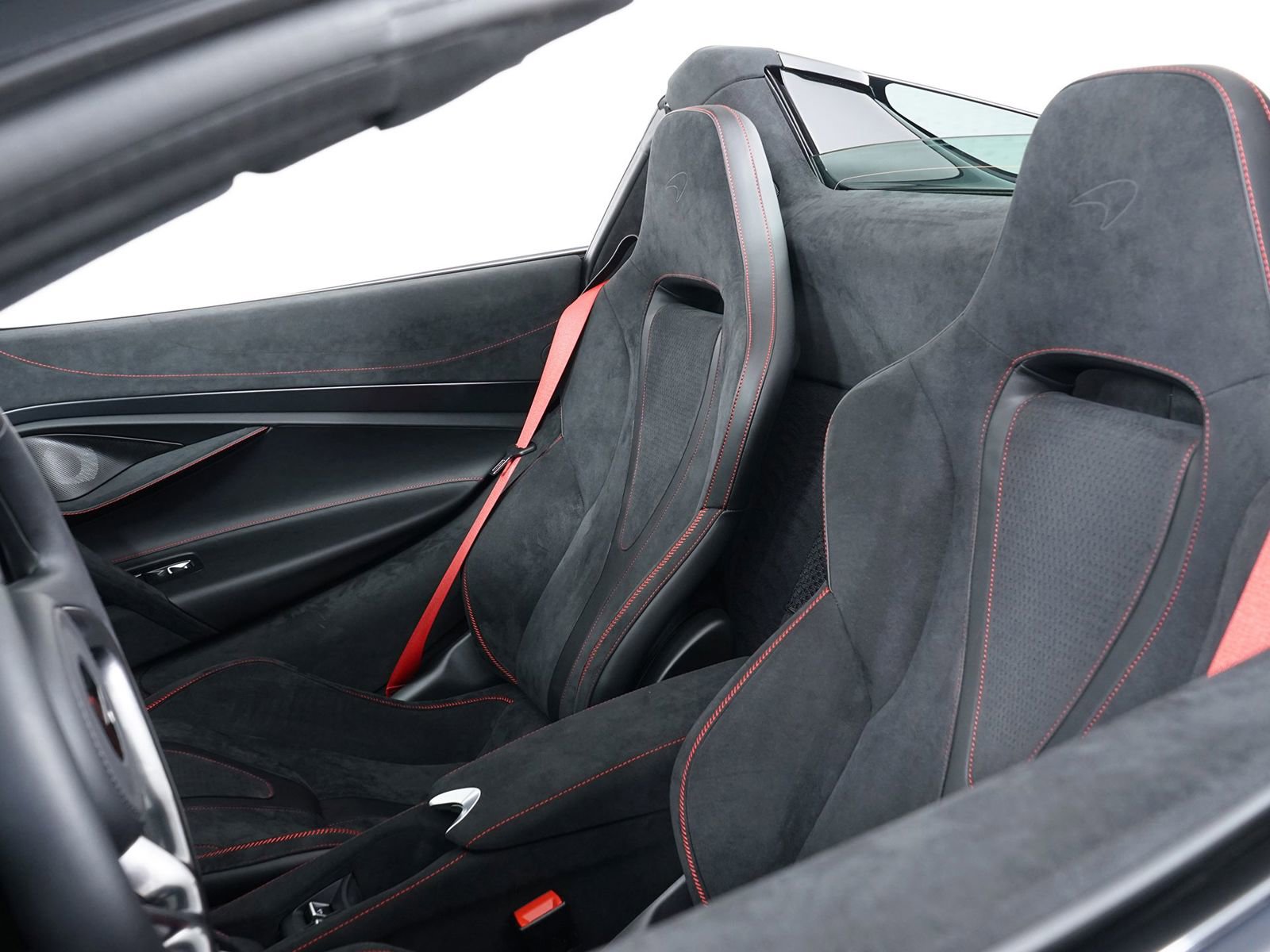 Used 2026 McLaren 750S Spider RWD image 25