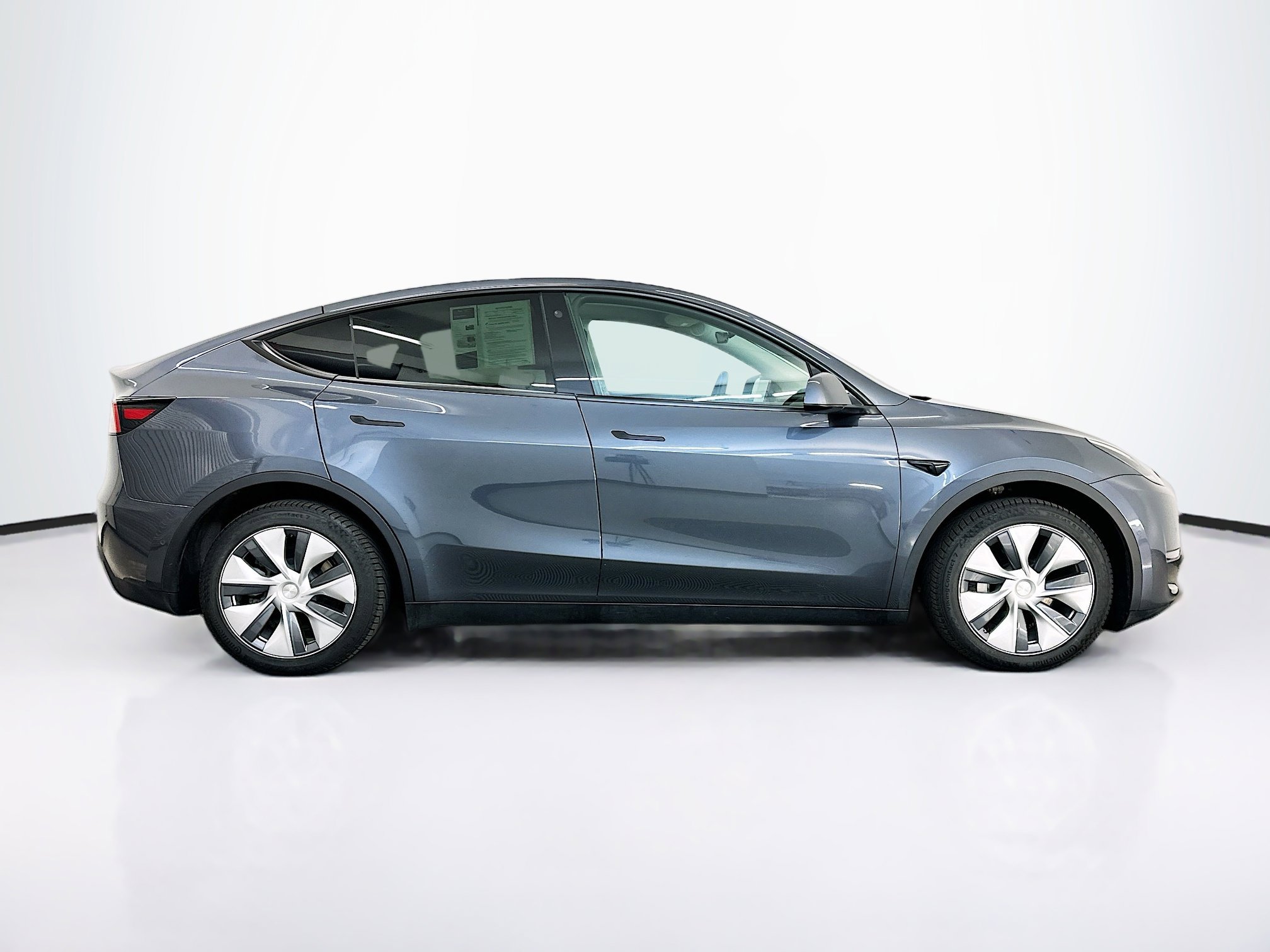 Used 2022 Tesla Model Y Long Range image 10