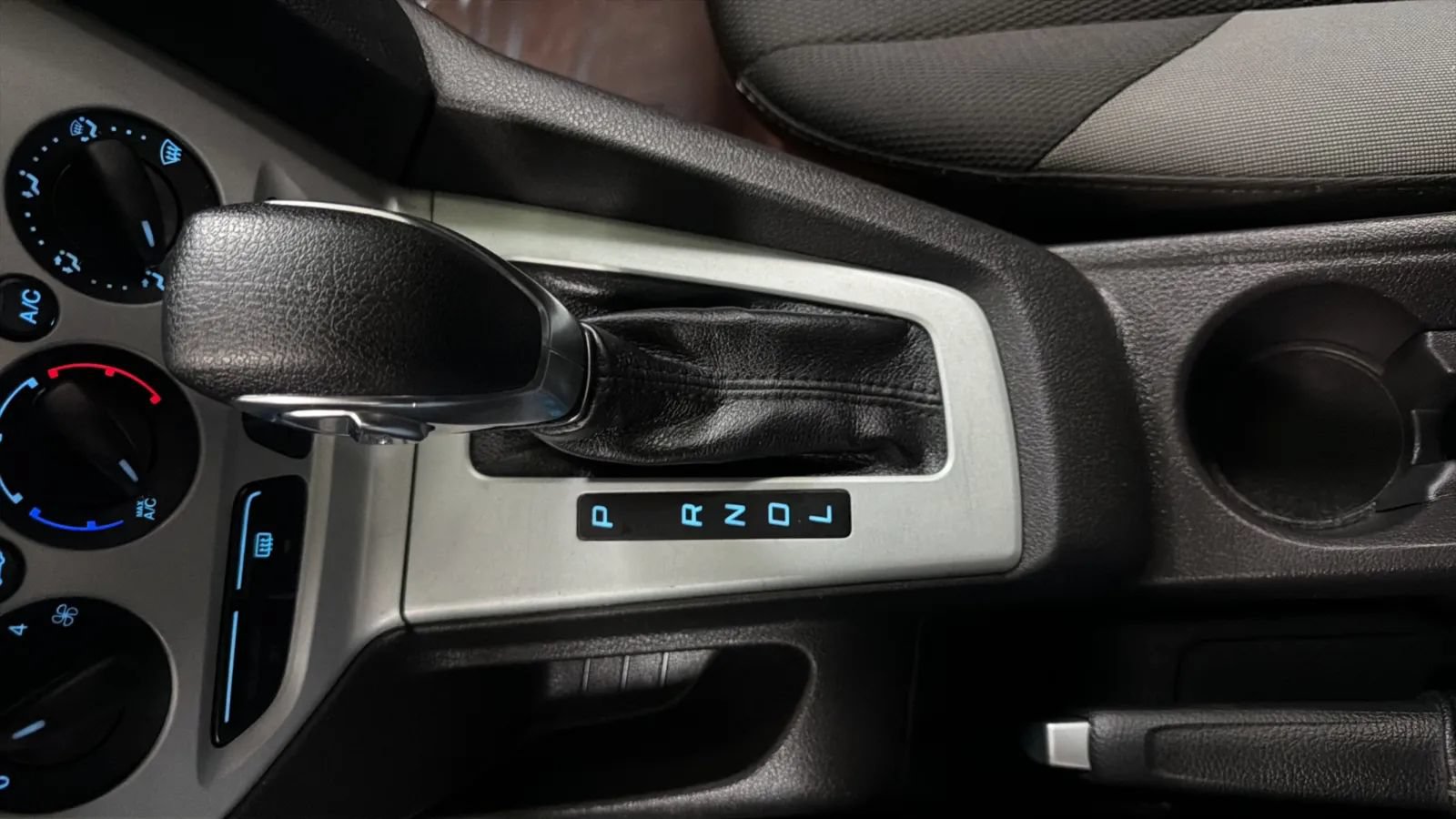 Used 2013 Ford Focus SE FWD image 12