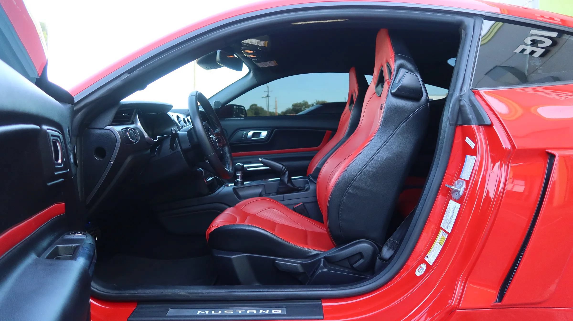Used 2019 Ford Mustang GT Premium w/ Performance Package - Level 2 RWD image 16