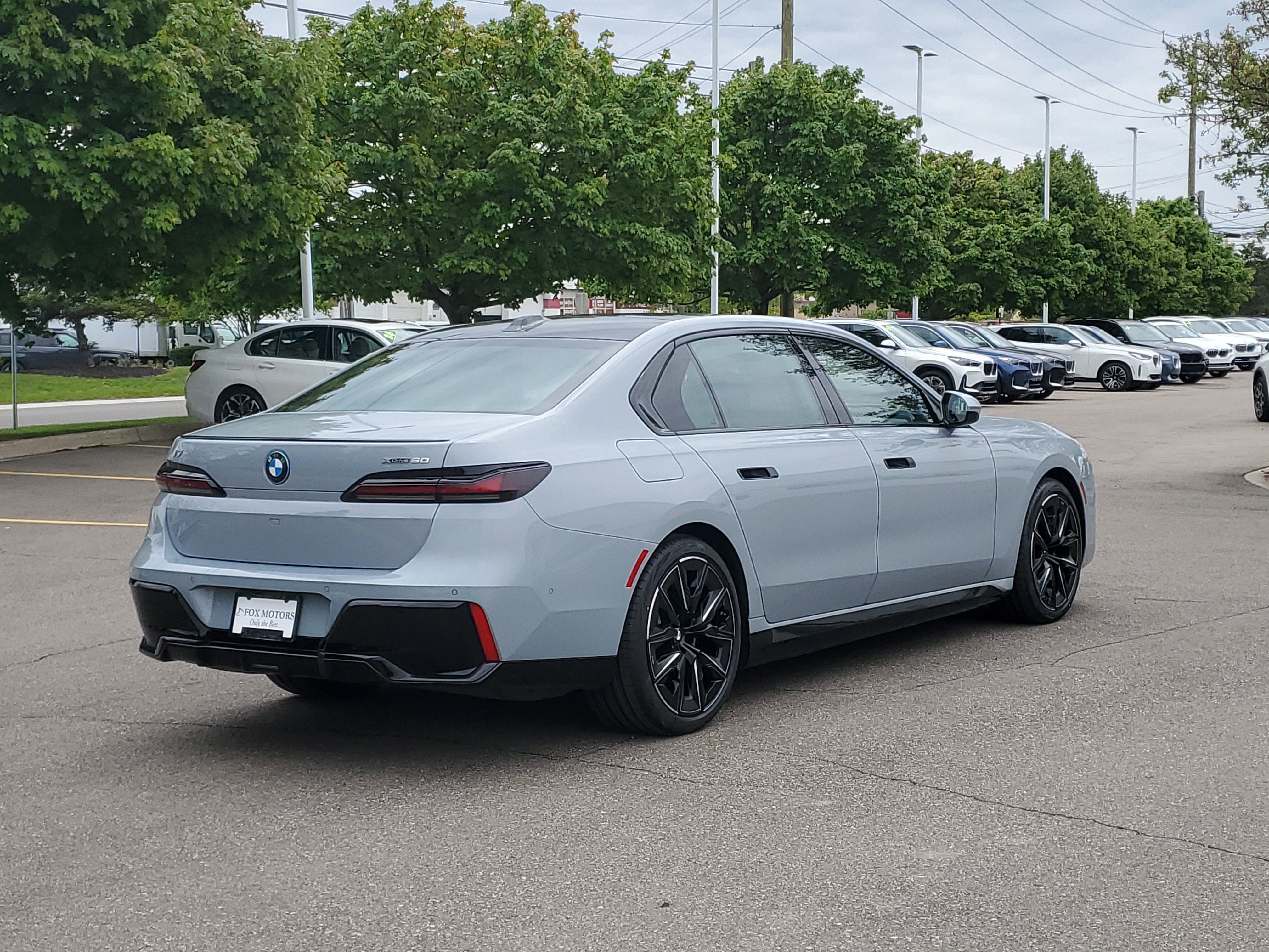 Certified 2023 BMW i7 xDrive60 AWD/4WD image 3
