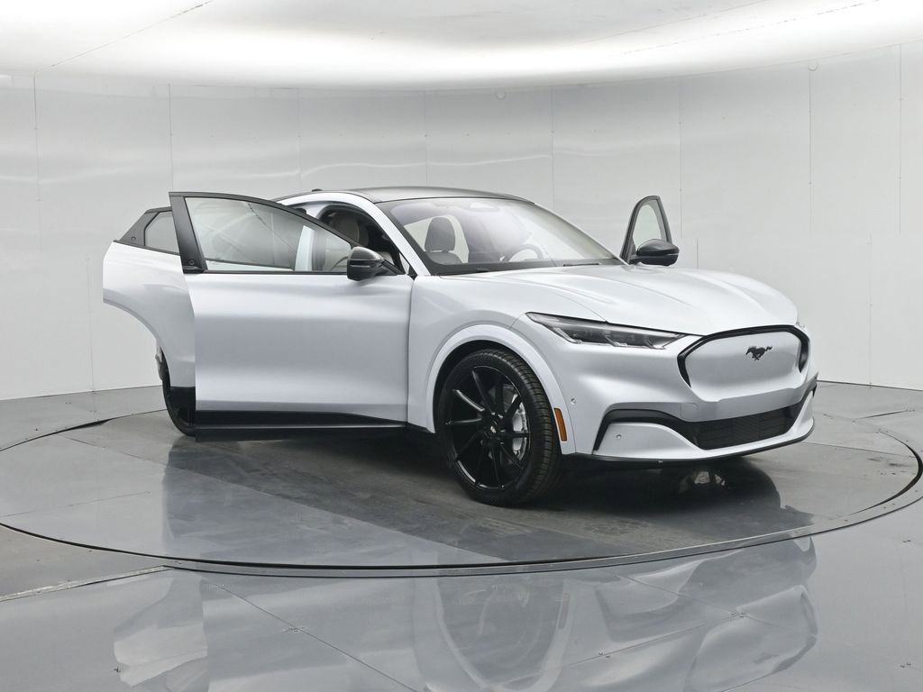 Used 2021 Ford Mustang Mach-E Premium image 33