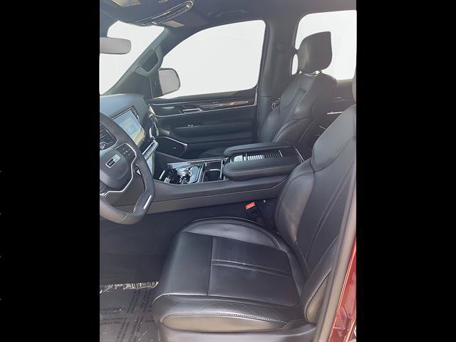 Used 2024 Jeep Wagoneer 4WD image 13