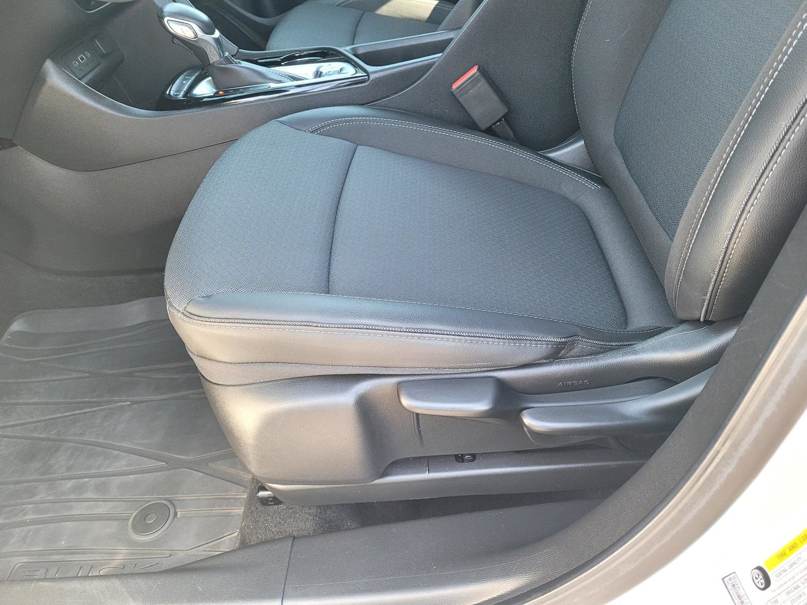 Used 2022 Buick Encore GX Preferred w/ Sport Touring Package FWD image 20