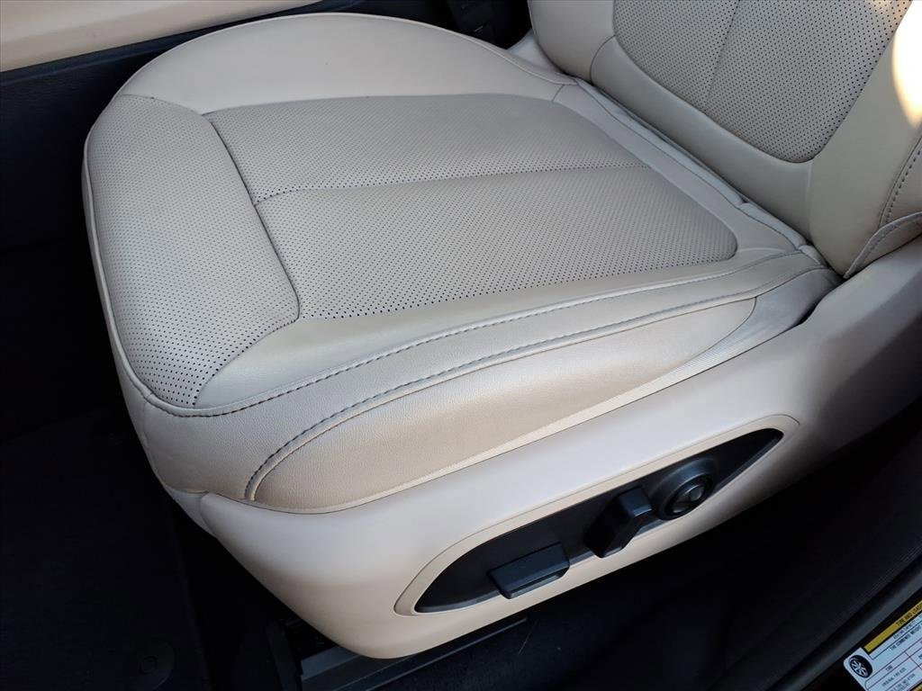 Certified 2024 Jeep Grand Cherokee L Limited w/ Luxury Tech Group II image 12