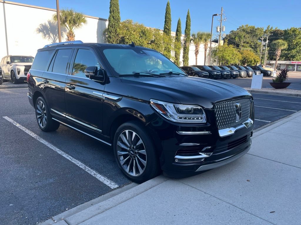 Used 2021 Lincoln Navigator Reserve w/ Luxury Package AWD/4WD image 4