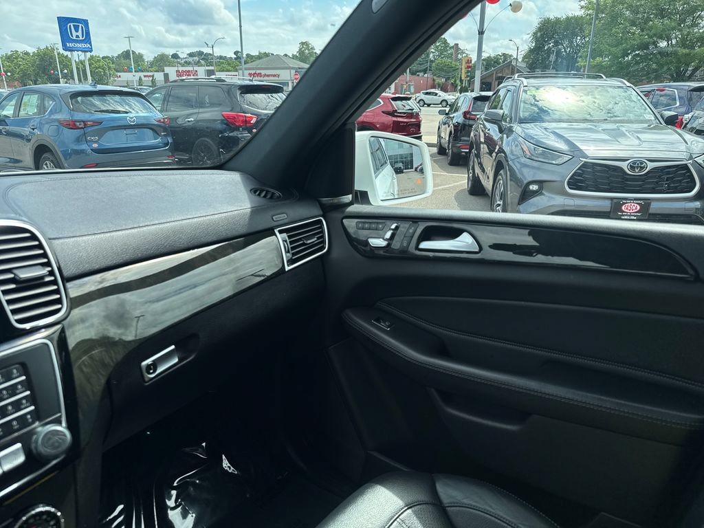 Used 2018 Mercedes-Benz GLS 450 4MATIC image 28