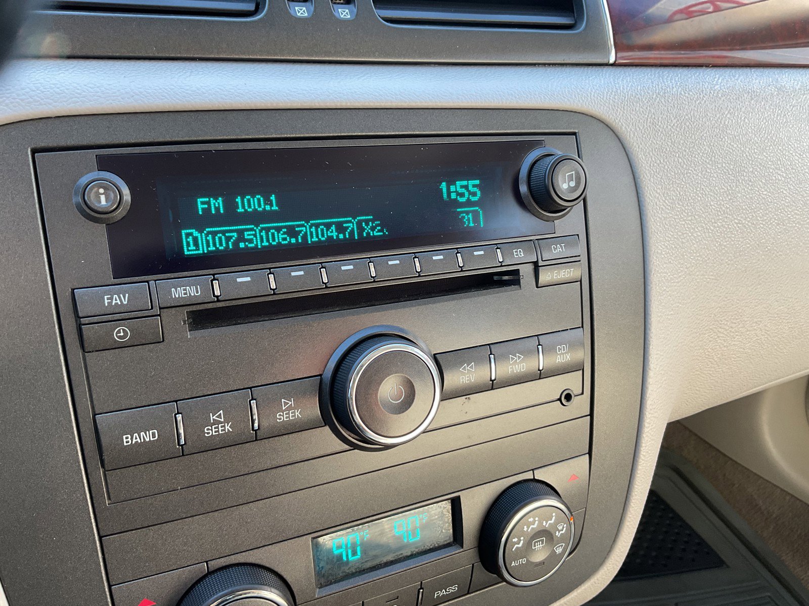 Used 2009 Buick Lucerne CXL image 25