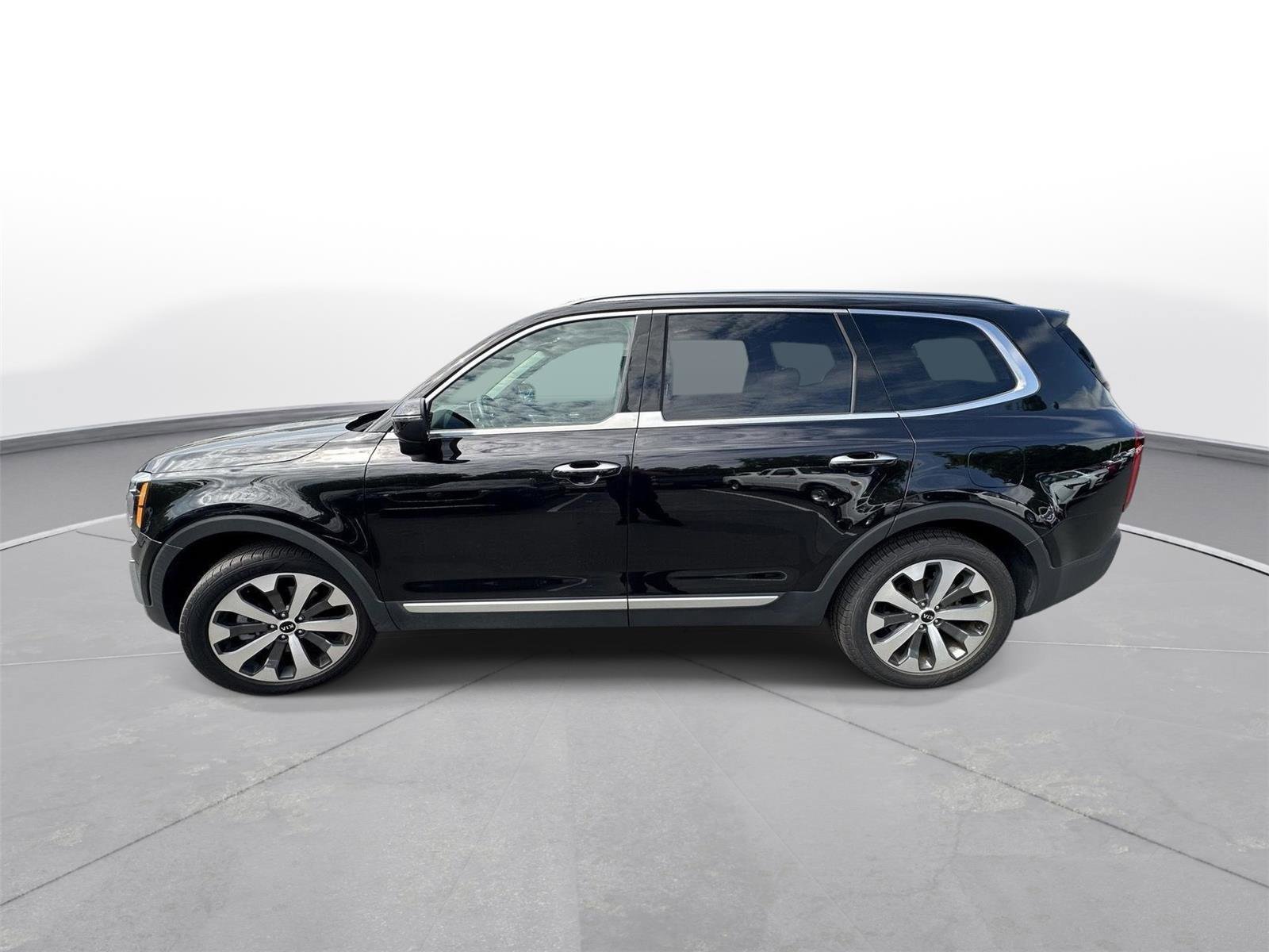 Used 2021 Kia Telluride S FWD image 9