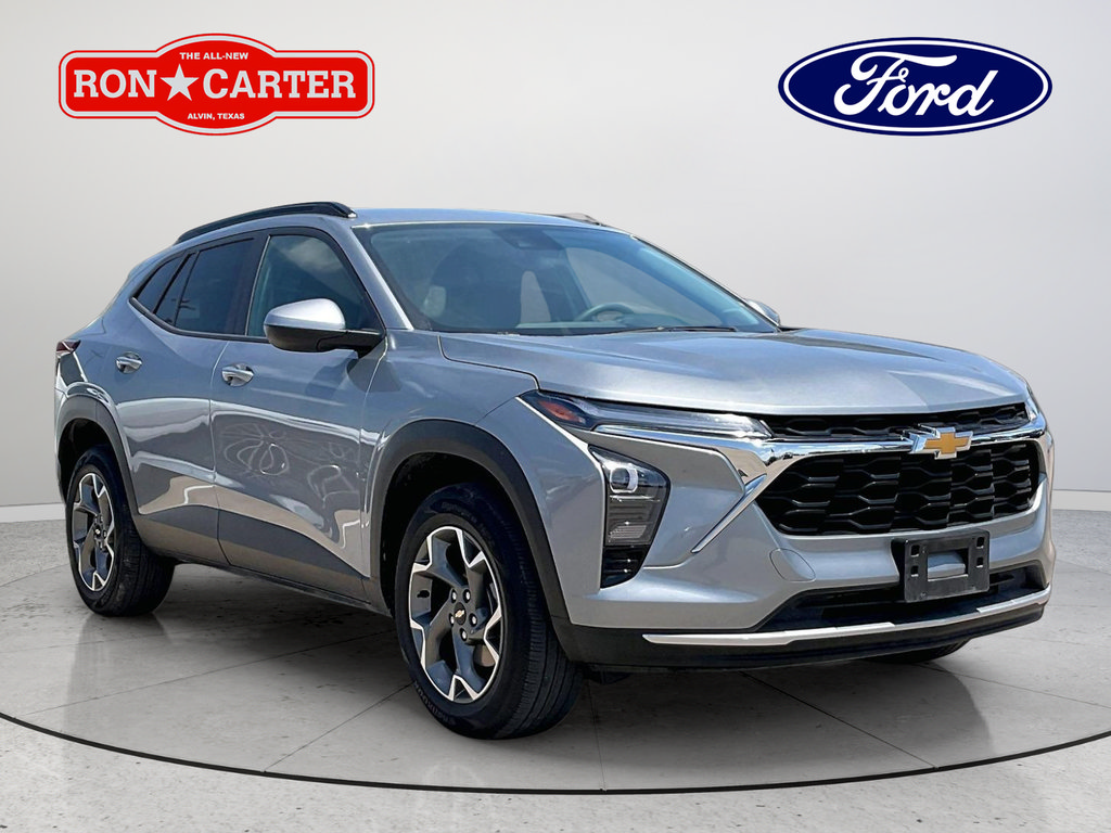 Used 2025 Chevrolet Trax LT