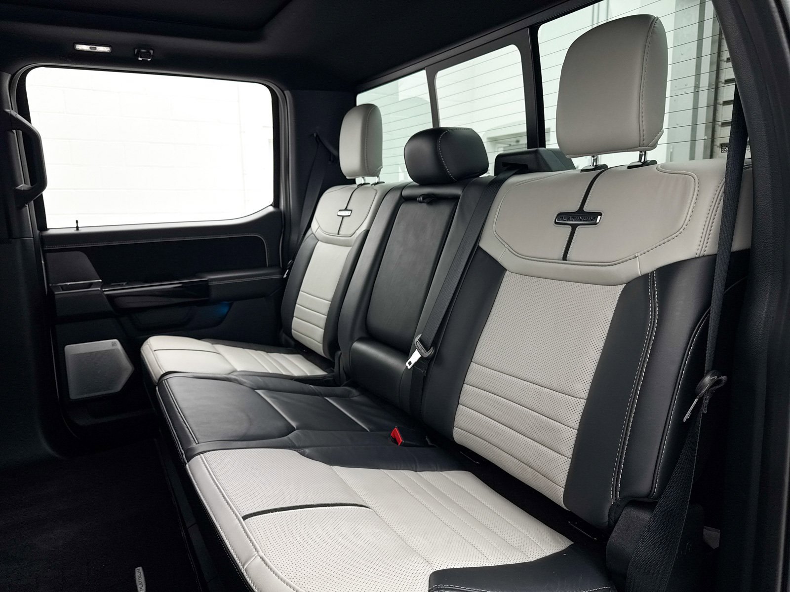 Used 2023 Ford F150 Lightning Platinum image 37