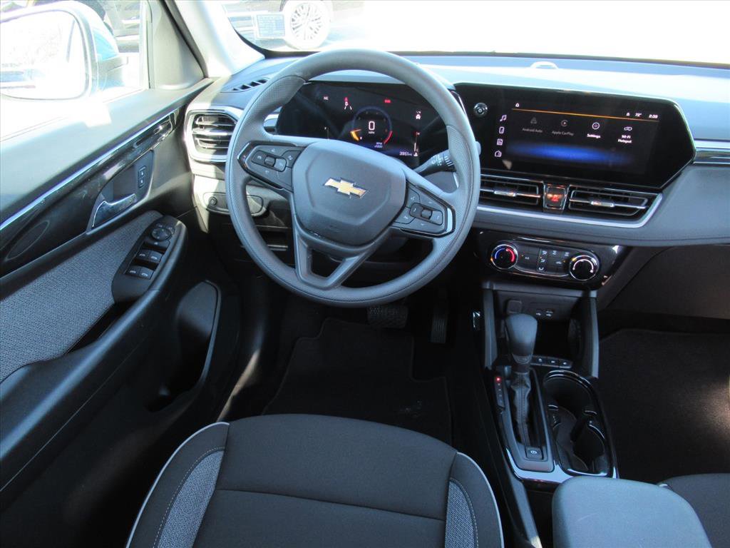 Used 2025 Chevrolet TrailBlazer LT w/ Driver Confidence Package image 12